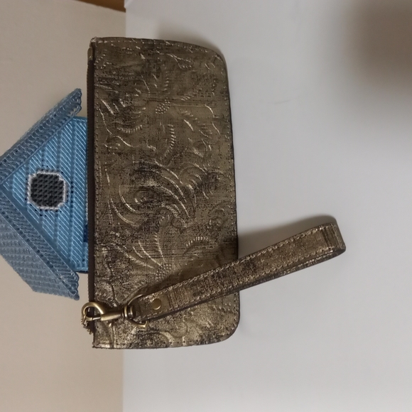 Gorgeous Anuschka Wristlet Wallet - Picture 2 of 4